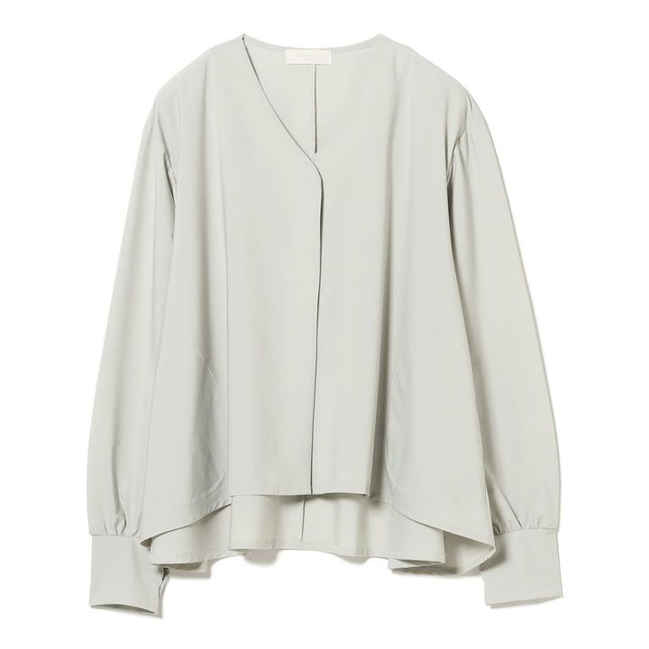 画像: 「ランド アンド ウォーター Vネック カーディガン」￥8,690 出典：ビーミング by ビームス