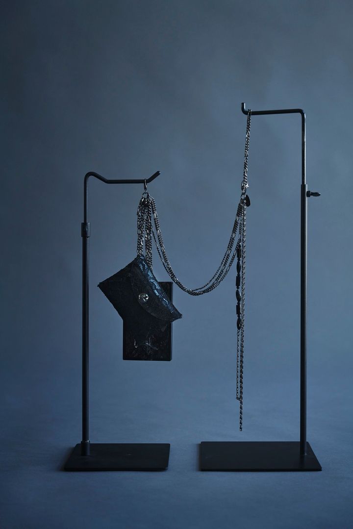 チャームショルダーポーチ ¥132,000 ※伊勢丹新宿店先行