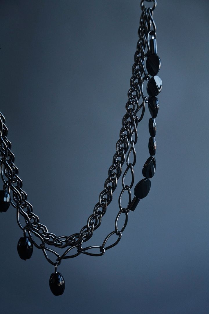 チャームショルダーベルト ¥105,500 ※伊勢丹新宿店先行