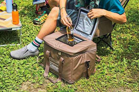 コールマンの軽量でコンパクトになるアルティメイトアイスクーラーⅡ/25L（グレージュ）