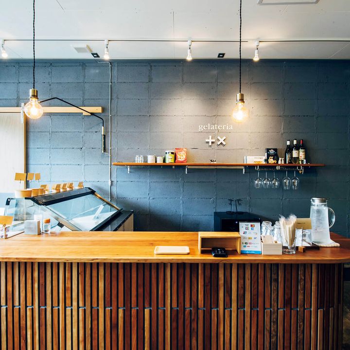 鳥取〈gelateria ＋×〉店内