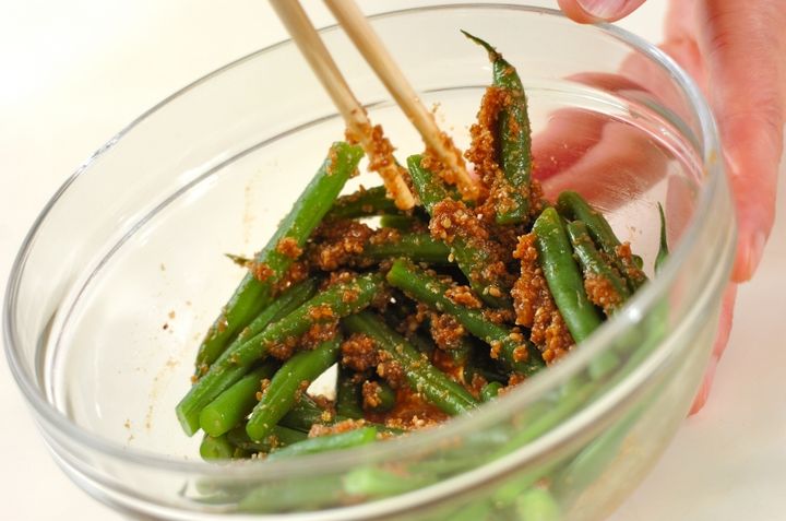 サヤインゲンのゴマ和えの作り方1