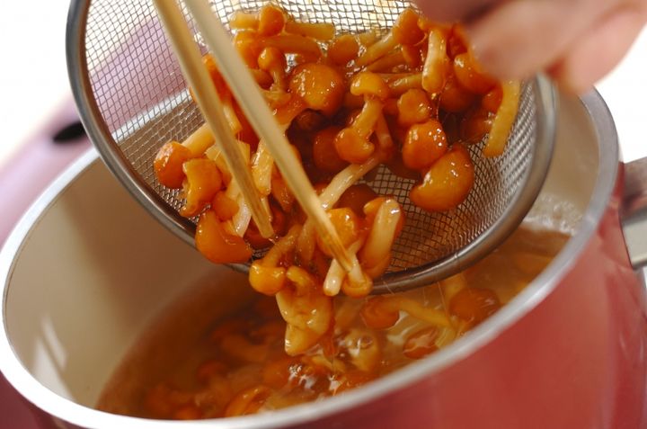 ナメコのみそ汁の作り方1