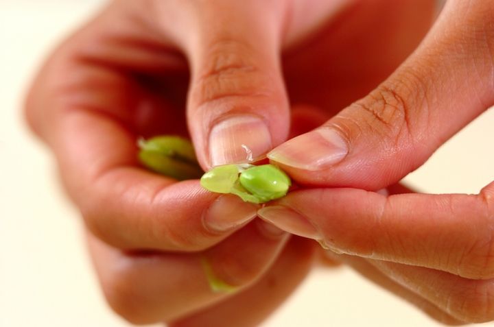 豆たっぷり！枝豆の冷製スープの下準備1