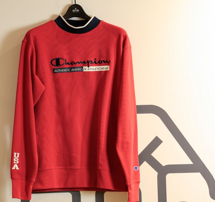 紫外線や熱を遮断するウェアで長時間のプレーを快適に