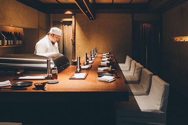 とんかつ ここまでやるか。 東京都港区南青山3‐2‐4 セントラル青山No6‐BA TEL. 03-6455-4185 11：00～15：00（14：30LO） 18：00～22：00（21：00LO） 水・日曜休 2024年3月オープン。支払いはキャッシュレス決済のみ。予約はWebから可能。