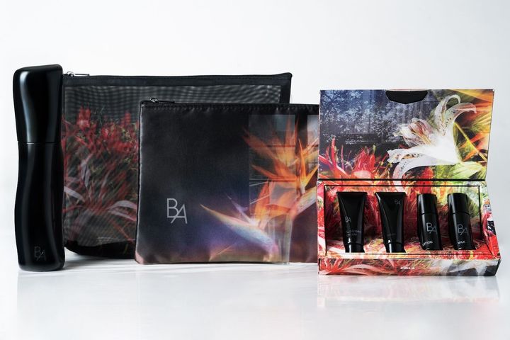 B.A ローションスターターセット（本体セット） ￥23,100（8月13日より伊勢丹新宿店限定発売） ※セット内容／B.A ローション 120ml、B.A ローション 8ml、B.A ミルク 8ml、B.A クレンジング 9g、B.A ウォッシュ 9g、B.A アートポーチ（全5種のうち2種の絵柄を選択可能） ※B.A ローション 60mlが主役のハーフサイズセット ￥13,200も展開