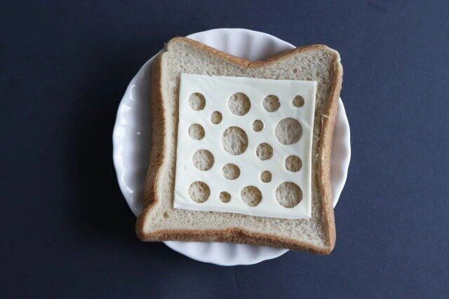 ダイソー のせデコチーズ抜き型（網目・水玉）