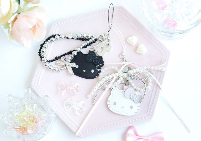 HELLO KITTY×BRILMY［ハローキティ×ブリルミー］いつでもササッとお直しできる ミラー付きビーズストラップ PALE PINK ver．