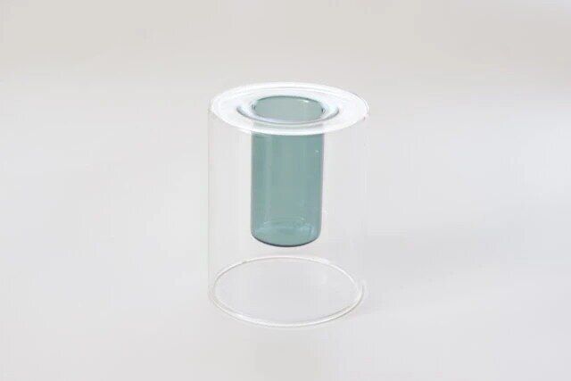 ダイソーのダブルウォールガラス花瓶（円筒型）