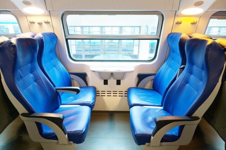 画像: 夜の新幹線で【酔っ払い男性】が爆睡して私の肩に（泣）→ 声をかけると「チッ」逆ギレされて？！