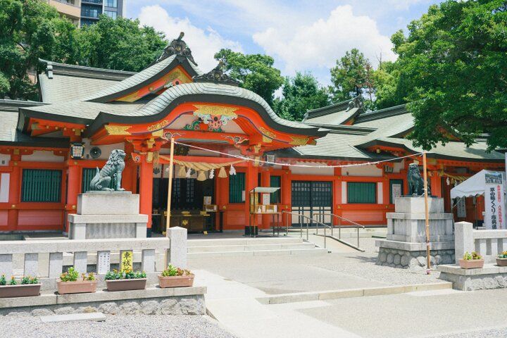 岐阜駅から歩いて「金神社」で金運招福を願う。月に一度の特別な金曜日には、特別な授与品も