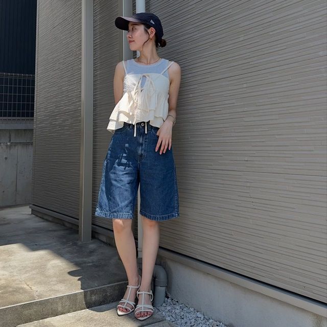 Uniqlo Uのブルーの「デニムバミューダショーツ」