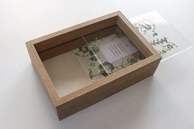 ダイソーのインテリアフォトフレーム（スライド式、10cm×15cm）1