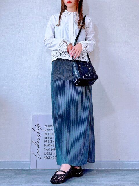 【白シャツ×グレースカート】きれいめプリーツで上品にスタイルアップ♡