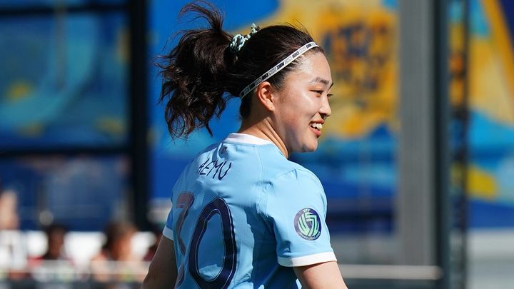 早稲田大出身の20歳逸材、マンチェスター・シティからスウェーデン王者へレンタル移籍！「ここでのプレーがとても楽しみ」