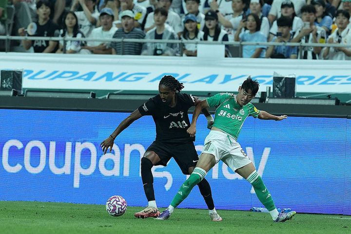 「三笘薫をYouTubeで見てる」 世界最高峰リーグに引き抜かれた18歳の韓国人神童が告白