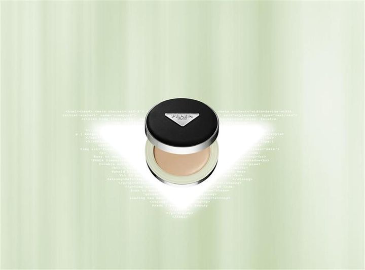 画像: プラダ メッシュ クッション SPF50＋ PA＋＋＋ ¥11,330／プラダ ビューティ 出典：jp.pradabeauty.com