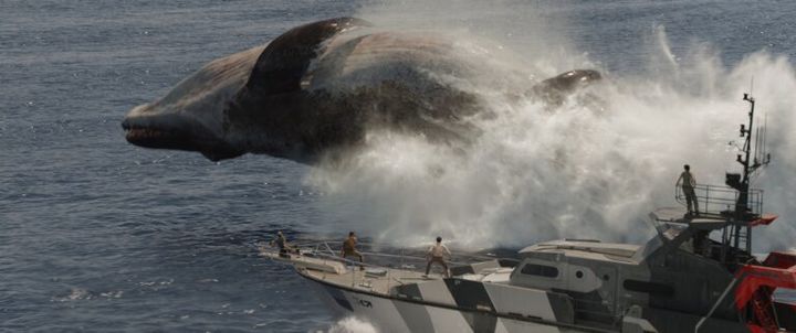『ジュラシック・ワールド／復活の大地』より船を襲うモササウルス