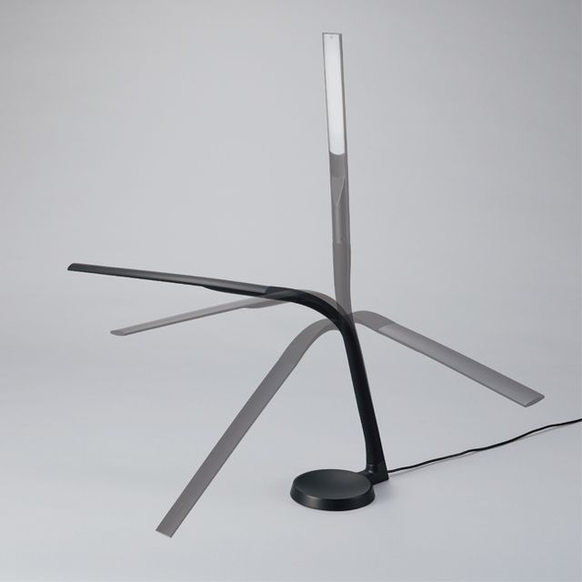 アームが自由自在に動く