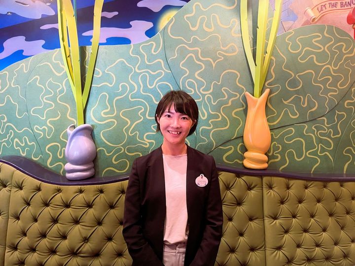 インタビューに答えてくださった、フード販売部の横山さん