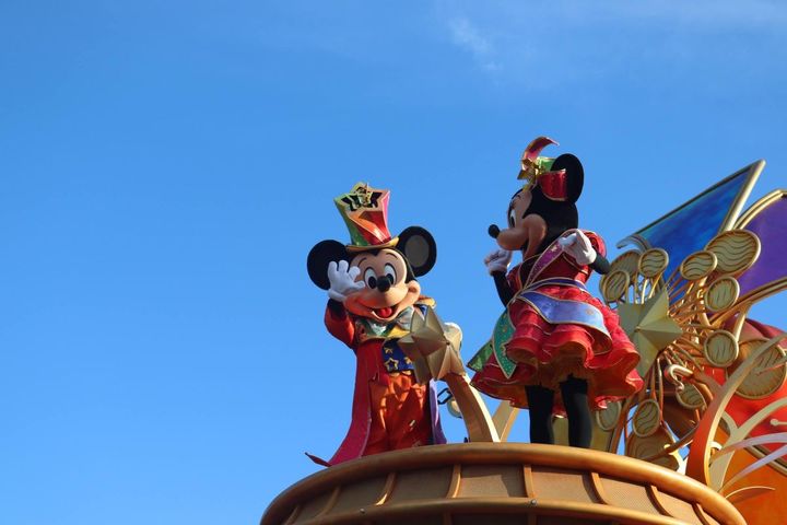 パレードではたくさんのキャラクターたちにも会えますよ