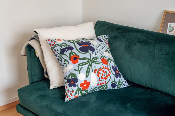 《マリメッコ》がたくさんあってかわいい！ヘルシンキのおしゃれな一人暮らしを覗き見