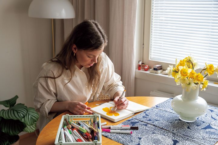 《マリメッコ》がたくさんあってかわいい！ヘルシンキのおしゃれな一人暮らしを覗き見