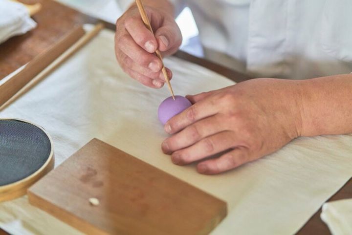 上生菓子の作り方③中央に目印をつける