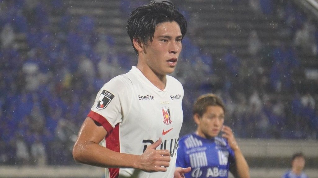 浦和レッズ 17 小森飛絢選手 1/5アクリルスタンド トートバッグ etc. 因縁の地で浦和レッズFW小森飛絢が決勝点！誕生日弾も晴れない
