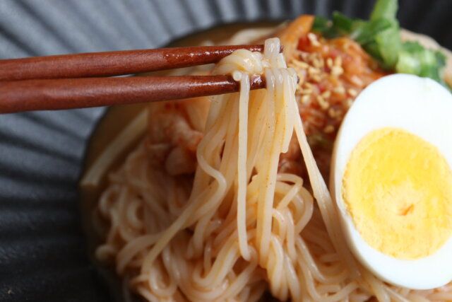 ダイソーの韓国ピビン麺の味