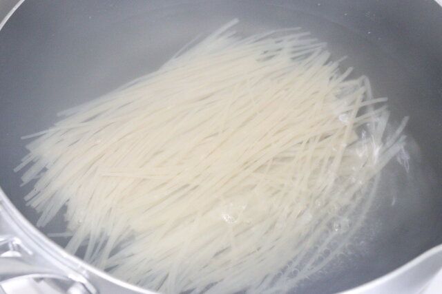 ダイソーの韓国ピビン麺の作り方2