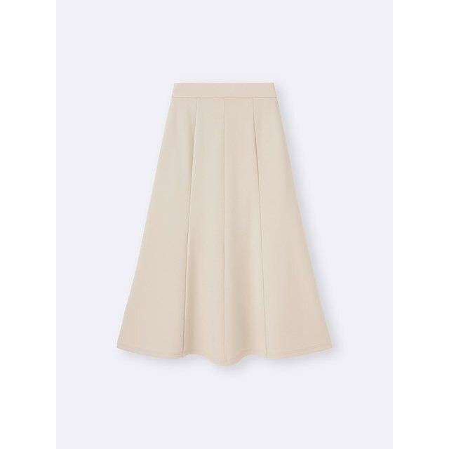 GUのカットソーフレアスカート