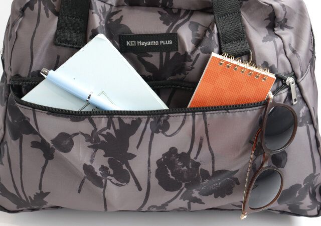 ファスナー付きフロントポケット