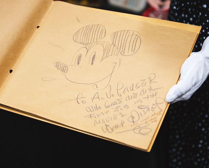 丁寧に保管された資料の数々。世界初の絵コンテも！