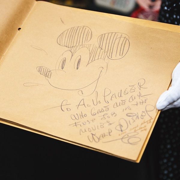 ウォルト直筆のレアすぎるミッキーのイラストを発見！ アニメ制作の