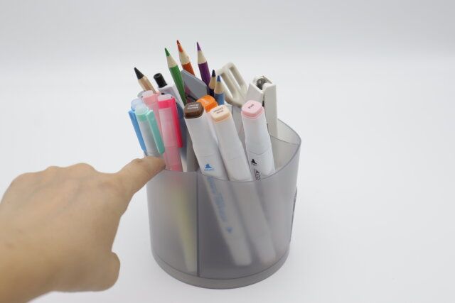 ペンホルダー（回転式、ブラック、丸形） 回転