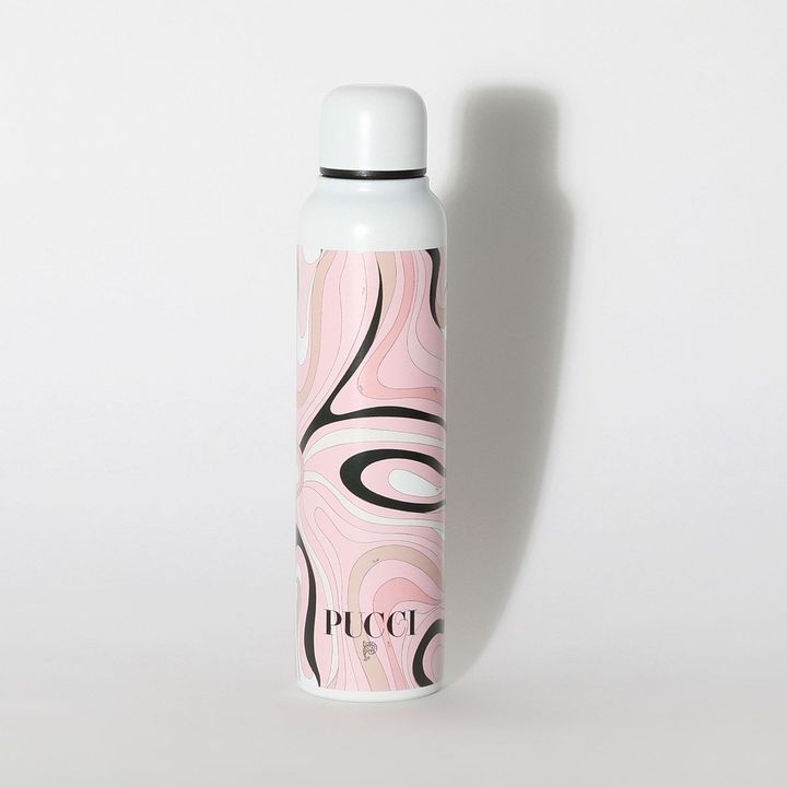 ポップアップ期間中、￥154,000以上の購入者には先着でオリジナルタンブラーを数量限定で配布。