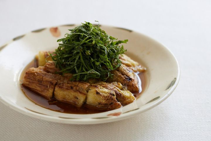 簡単つまみ！“焼きなすのナンプラーソース”