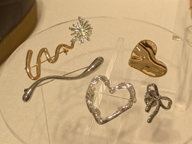 モチーフブローチ3P