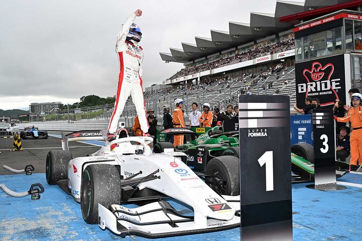 第7戦で優勝した太田格之進（DOCOMO TEAM DANDELION RACING）(C) SUPER FORMULA
