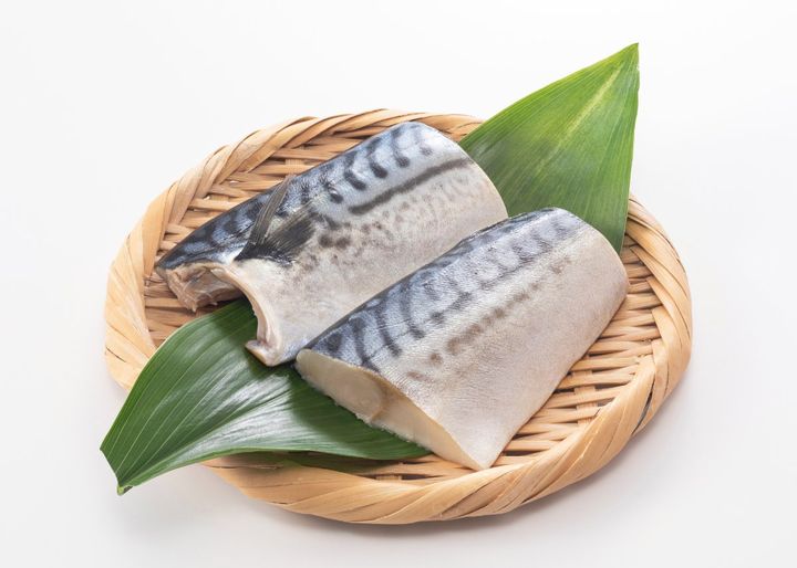 サバをフライパンで上手に焼くには？