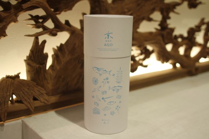 10パックは筒状のパッケージ