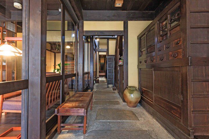 西陣の京町家「小宿 布屋」で迎える爽やかな朝、お庭を眺めながらの朝ごはんも