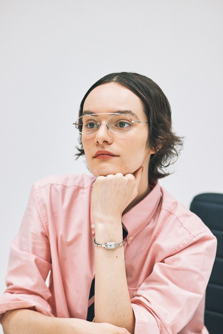 時間の確認はスマホもいいけど、ステキな腕時計でしてみない？