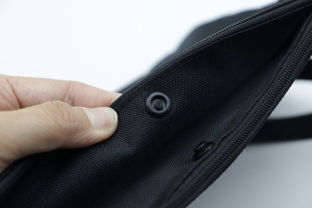 ダイソーのメッシュ ダブルポシェット 横型7