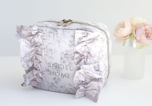 SNIDEL HOME［スナイデル ホーム］大きく開いて映え♡大容量フリルポーチ