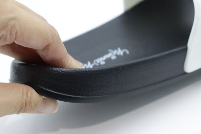 サンダル（ミッキー＆ミニー） 柔軟性