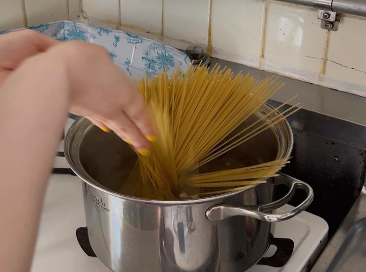 さっぱりレモンと生ハムの冷製サラダパスタ【渡辺友美子の今日のごちそうレシピ vol.75 〜レシピで旅するヨーロッパ〜】