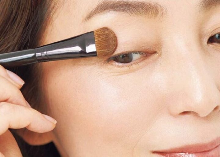 事前にまぶた全体をなめらかに整える